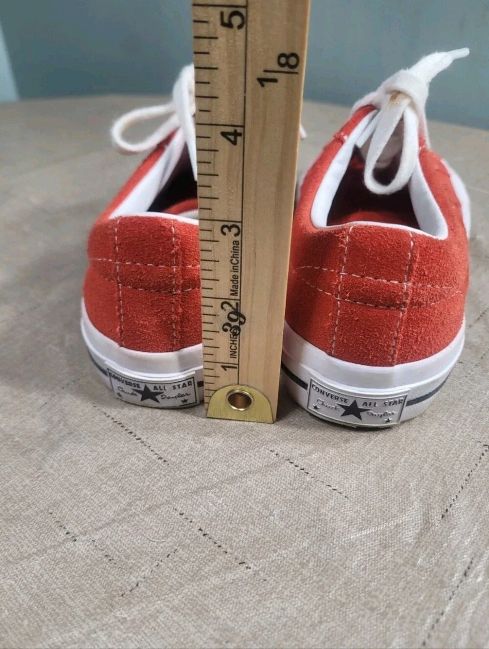 Converse One Star Juniors Size 4 White Orange Suede Leather Low Top Sneakers 118
